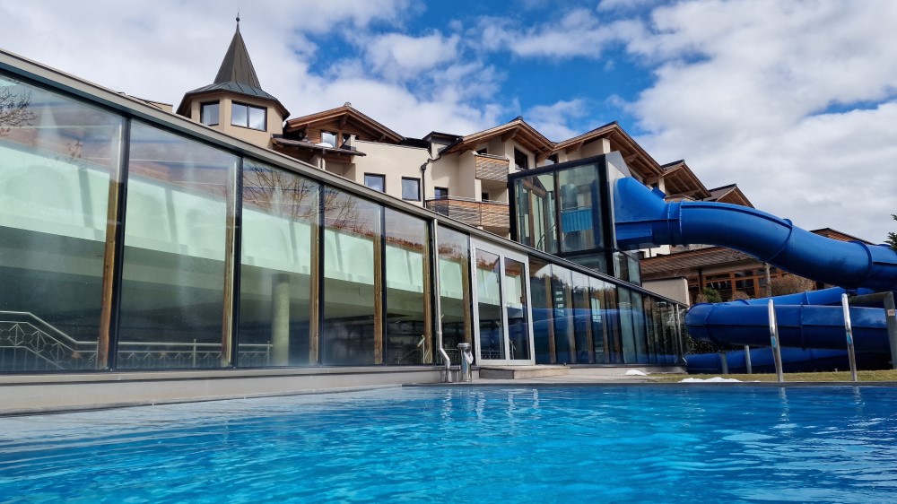 Zwembad bij All Inclusive hotel.